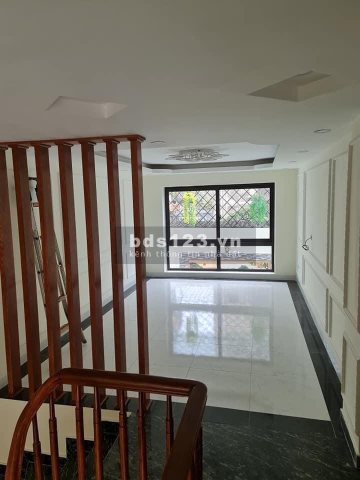 Chính chủ bán nhà Hoàng Mai, kinh doanh đỉnh, ô. tô tránh, dtsd 45m2, giá bán 3.8 tỷ
