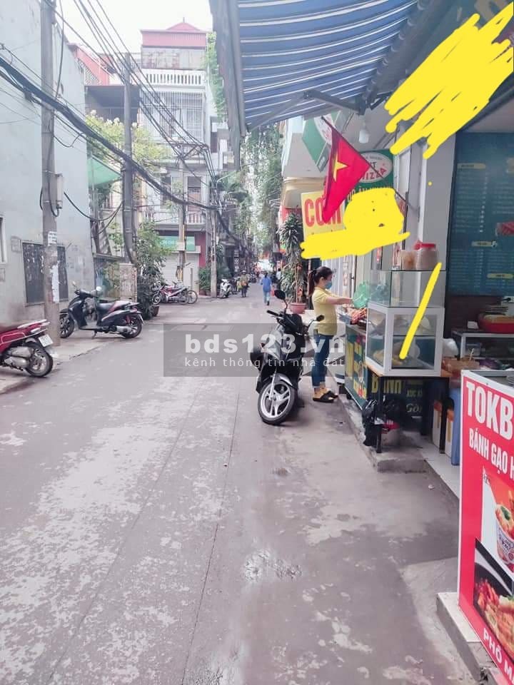 Bán đất vàng xuân Thuỷ, Quận Cầu Giất, diện tích 42m2, mặt tiền 5m, giá 9.7 tỷ, lh 0975513371