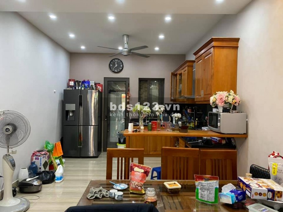 Bán nhà Gia Thụy diện tích 57m2 mt 4.5m ô tô vào nhà lô góc 2 mặt thoáng giá 4.45 tỷ