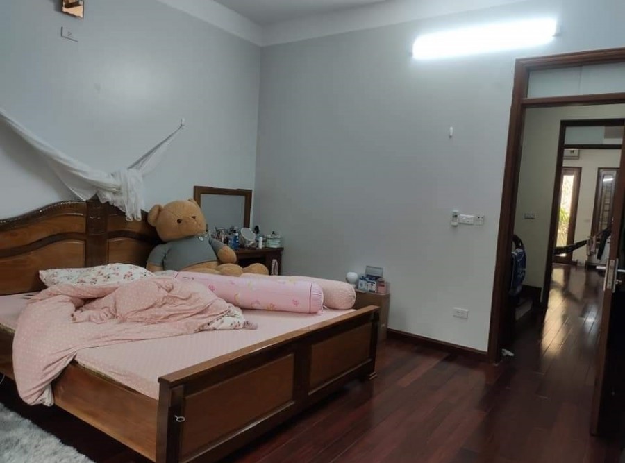 Bán nhà nguyên căn chính chủ ô tô đỗ, lô góc Giảng Võ dt 99m2 đúc 5 tầng, mt 10m, giá 18 tỷ