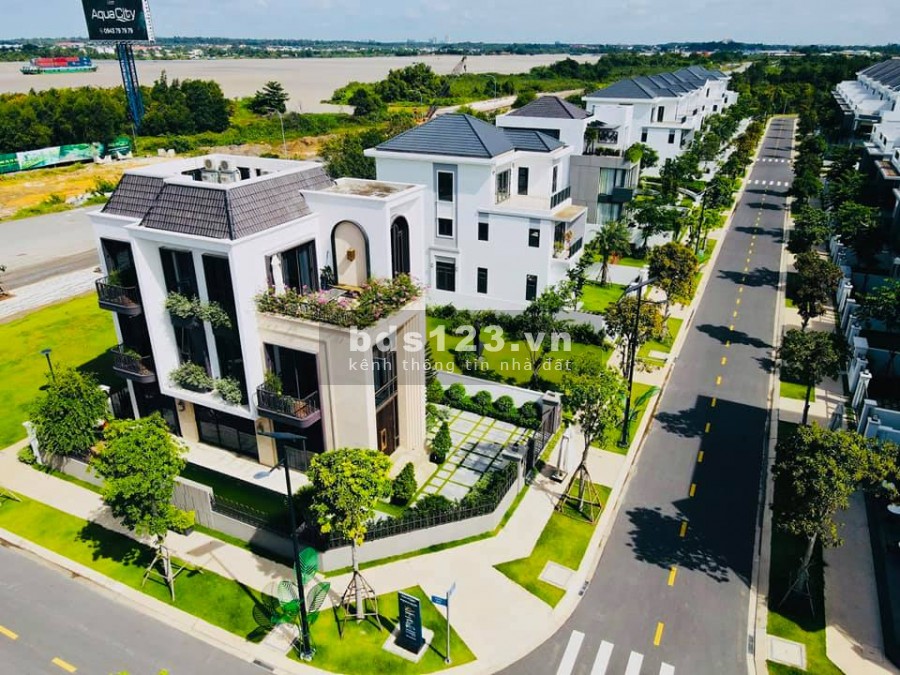 Chủ nhà cần bán căn biệt thự song lập The Suite khu Aqua City, giá còn thượng lượng cho khách