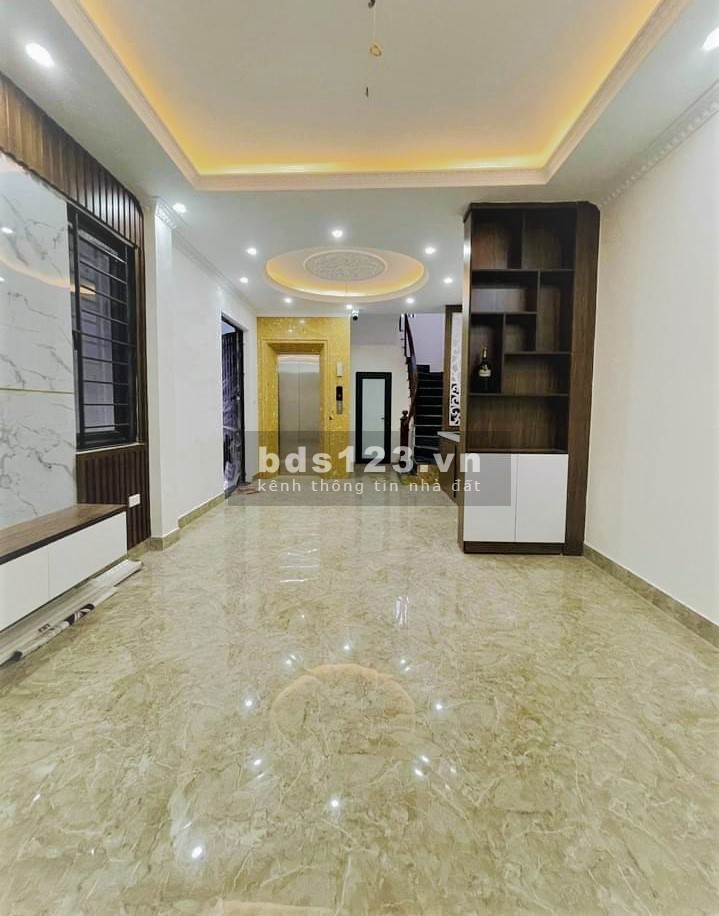 Mặt phố trung tâm quận Cầu Giấy dt 92m, 6 tầng thang máy kinh doanh sầm uất giá 12 tỷ 99
