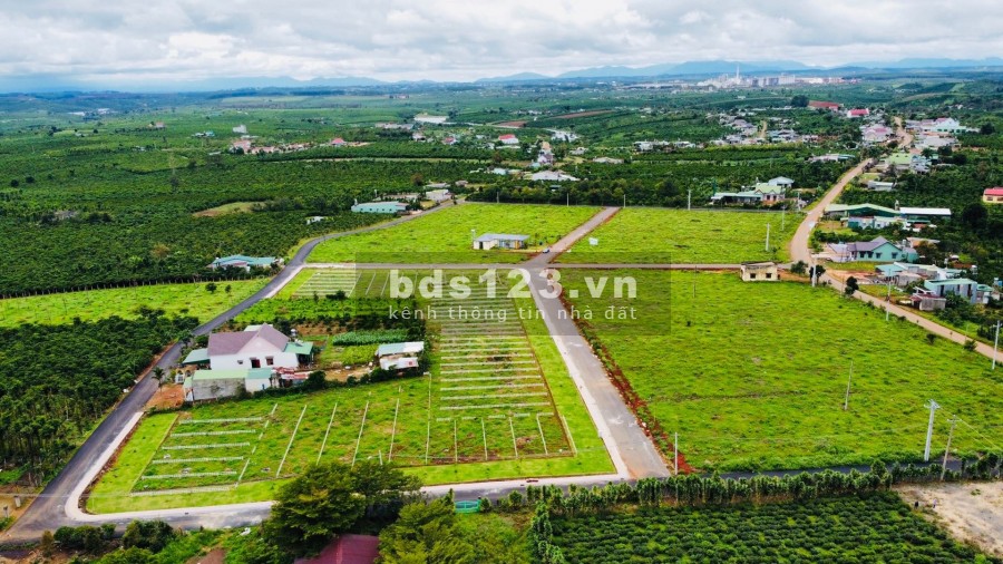 Kẹt tiền bán gấp 2 Lô đất DT 200m2 giá 700tr Sang tên công chứng trong ngày
