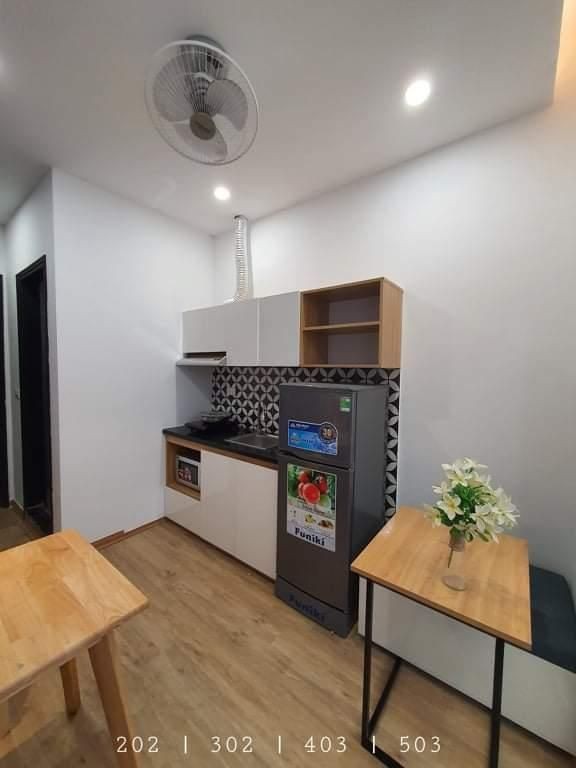 Bán nhà mặt phố đường Bồ Đề Long Biên diện tích 50m2, 4 tầng đúc, Vỉa hè, view hồ 6.9 tỷ