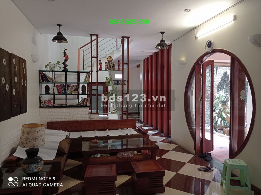 Bán gấp biệt thự sân vườn trung tâm Ngọc Thuỵ, hàng xóm Khai Sơn Hill, 100m2 chỉ hơn 5 tỷ.