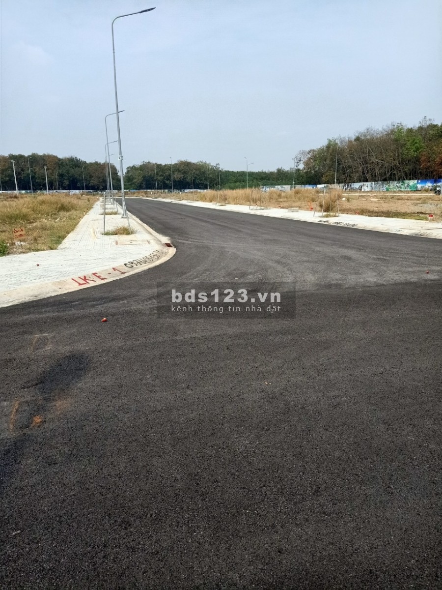 Bán gấp lô đất ngay thị xã Tân Uyên sổ hồng riêng giá 850 triệu liên hệ 0967068799