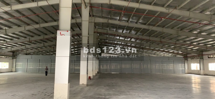 Cần cho thuê diện tích sử dụng 2000m2 kho xưởng Tăng Nhơn Phú Quận 9, tiện ích đủ