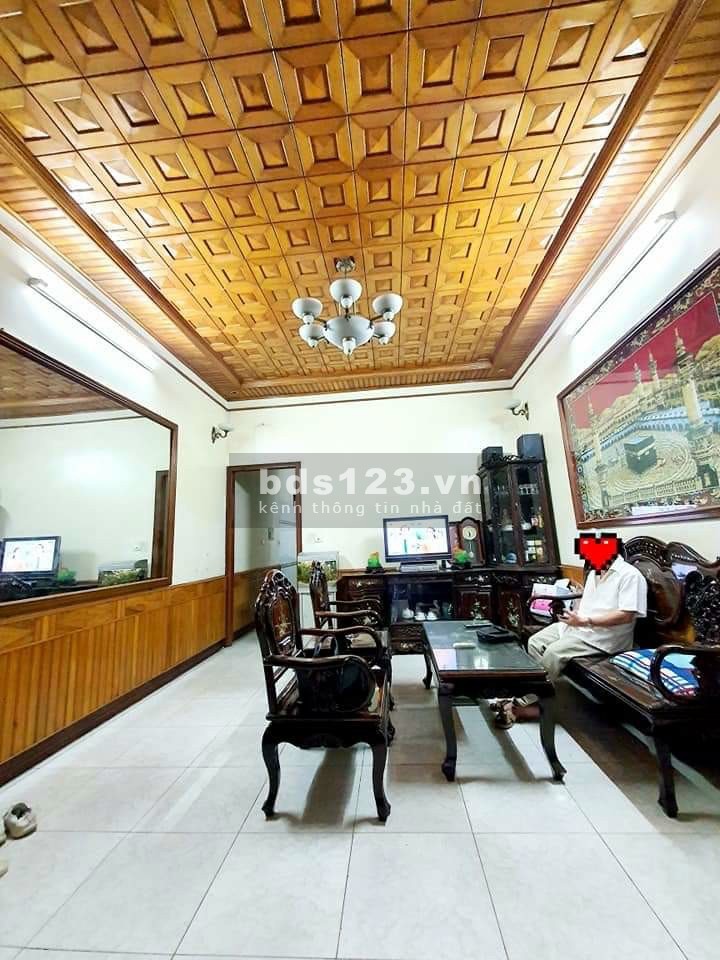 Bán gấp nhà trung tâm Cầu Giấy ba gác đỗ cửa nở hậu dt 42m2 *5 tầng nhỉnh 4 tỷ