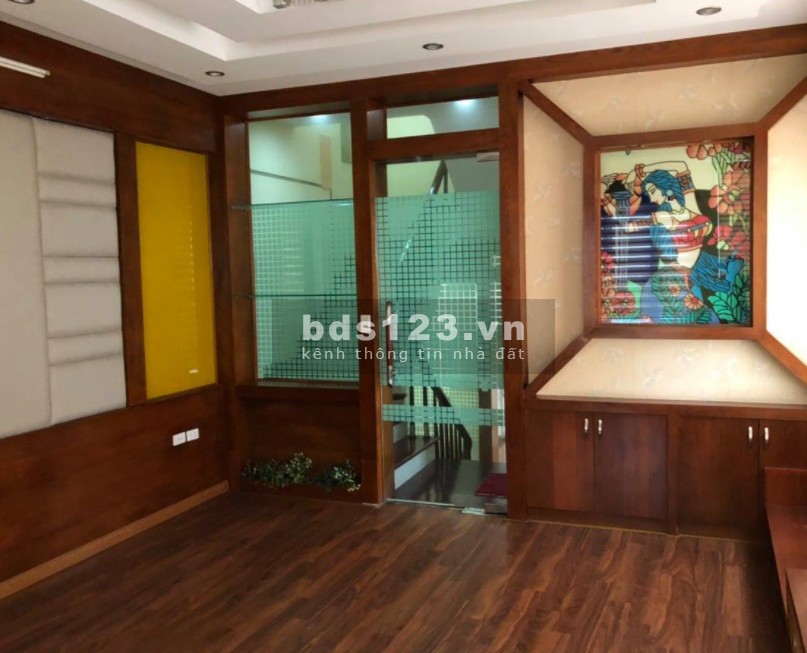 Bán nhà phố Nguyễn Khang gara kinh doanh đỉnh, lô góc 60m2, 5 tầng đúc, mt khủng, giá 14.2 tỷ
