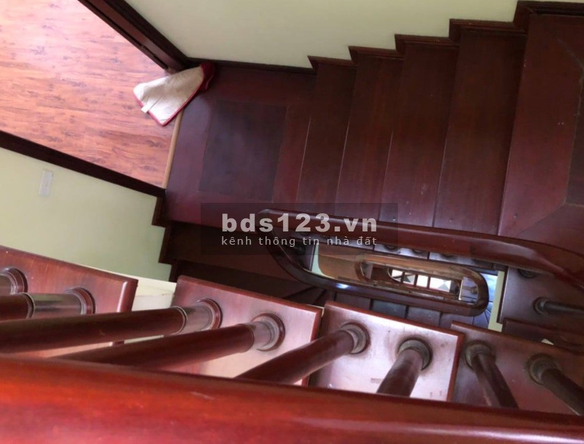 Bán nhà phố Nguyễn Khang gara kinh doanh đỉnh, lô góc 60m2, 5 tầng đúc, mt khủng, giá 14.2 tỷ