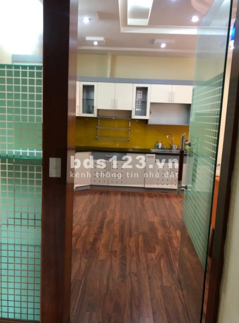 Bán nhà phố Nguyễn Khang gara kinh doanh đỉnh, lô góc 60m2, 5 tầng đúc, mt khủng, giá 14.2 tỷ