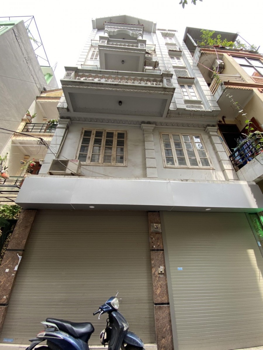 Bán nhanh nguyên căn nhà phố Giáp Bát ô tô đỗ cửa, diện tích 60m2, 5 tầng giá bán 6.8 tỷ