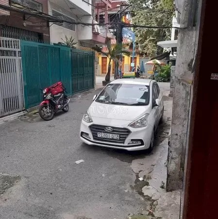 Bán căn nhà vị trí đẹp, trung tâm Quận Tân Bình, sát chợ Phạm Văn Hai, giá bán 7.8 tỷ, sổ sẵn
