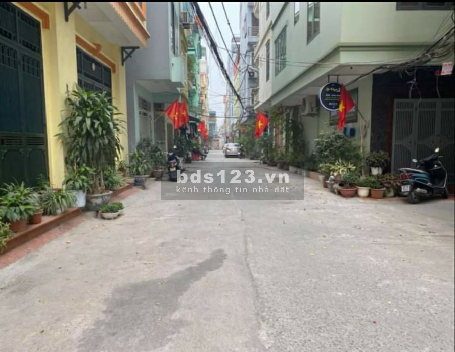Bán nhà Ngô thì Nhậm Hà Đông diện tích 58m2 đúc 5 tầng giá 5,6 tỷ ô tô đỗ hai mặt thoáng