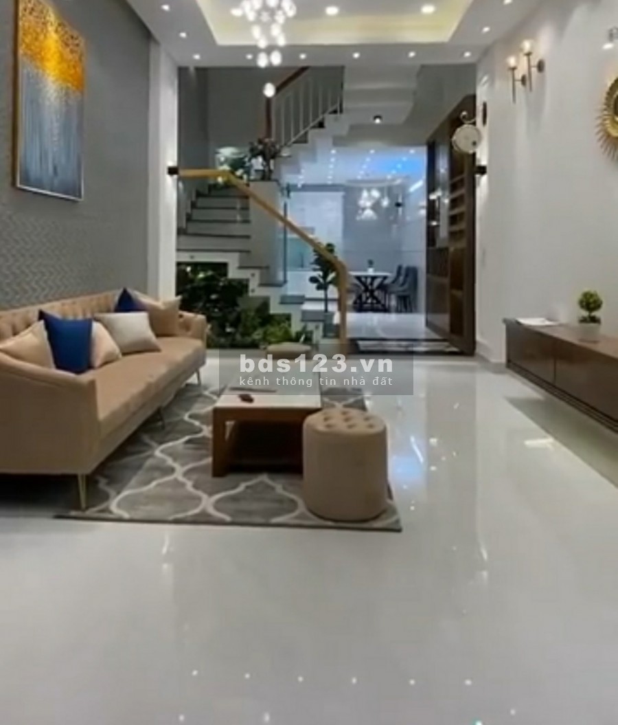 Bán nhà Ngô thì Nhậm Hà Đông diện tích 58m2 đúc 5 tầng giá 5,6 tỷ ô tô đỗ hai mặt thoáng