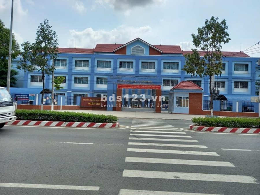Cần bán 2 mảnh đất mặt tiền thành phố Thủ Dầu Một, Nguyễn Chí Thanh, lh 0902668806