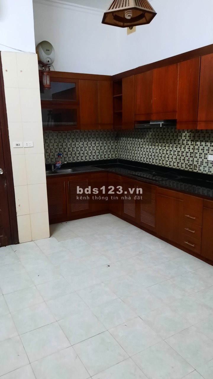 Nhà Quận Hai Bà Trưng, dt 65m2, mặt ngõ lô góc o tô đỗ cửa ngõ thông 4 tầng, giá 7x tỷ
