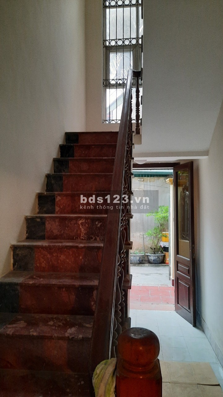 Nhà Quận Hai Bà Trưng, dt 65m2, mặt ngõ lô góc o tô đỗ cửa ngõ thông 4 tầng, giá 7x tỷ