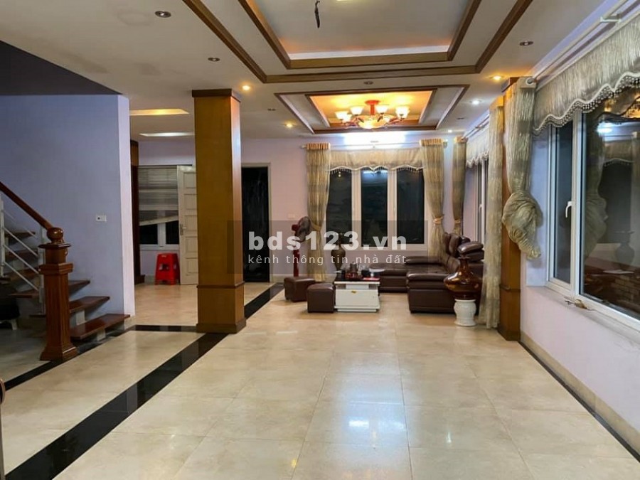 Bán gấp siêu biệt thự khu đô thị Việt Hưng diện tích 705m2, lô góc 2 mặt tiền, giá tốt
