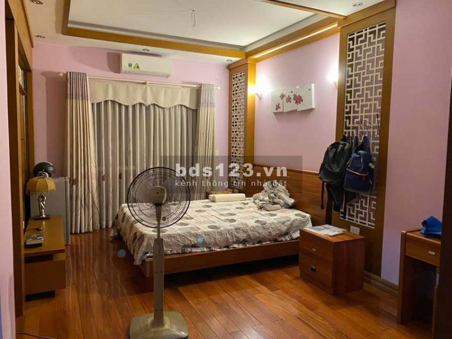 Bán gấp siêu biệt thự khu đô thị Việt Hưng diện tích 705m2, lô góc 2 mặt tiền, giá tốt