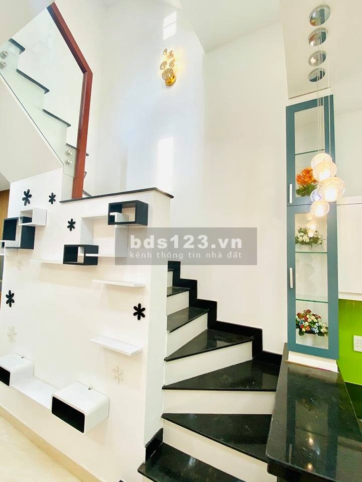 Nhà Phạm Văn Bạch, Quận Gò Vấp, hẻm xe hơi, diện tích 55m2, giá bán chỉ 3.5 tỷ