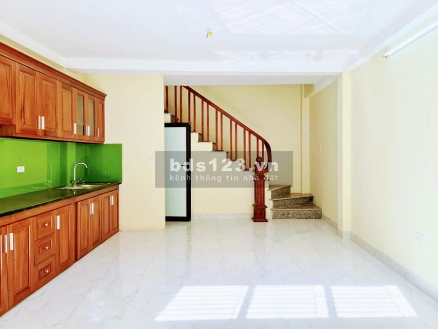 Giá Đầu Tư! Nhà Cổ Linh, Long Biên, 70m, 5 tầng, giá 4.2 tỷ. Đường ô tô, kinh doanh