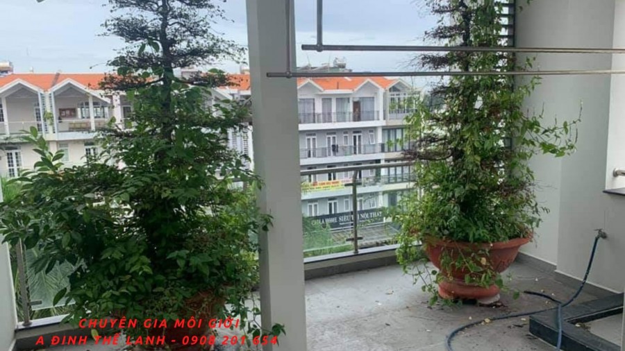 Bán nhà nguyên căn mặt tiền Nguyễn Thị Thập phường Tân Quy, Quận 7, dt 208m2 giá 36 tỷ