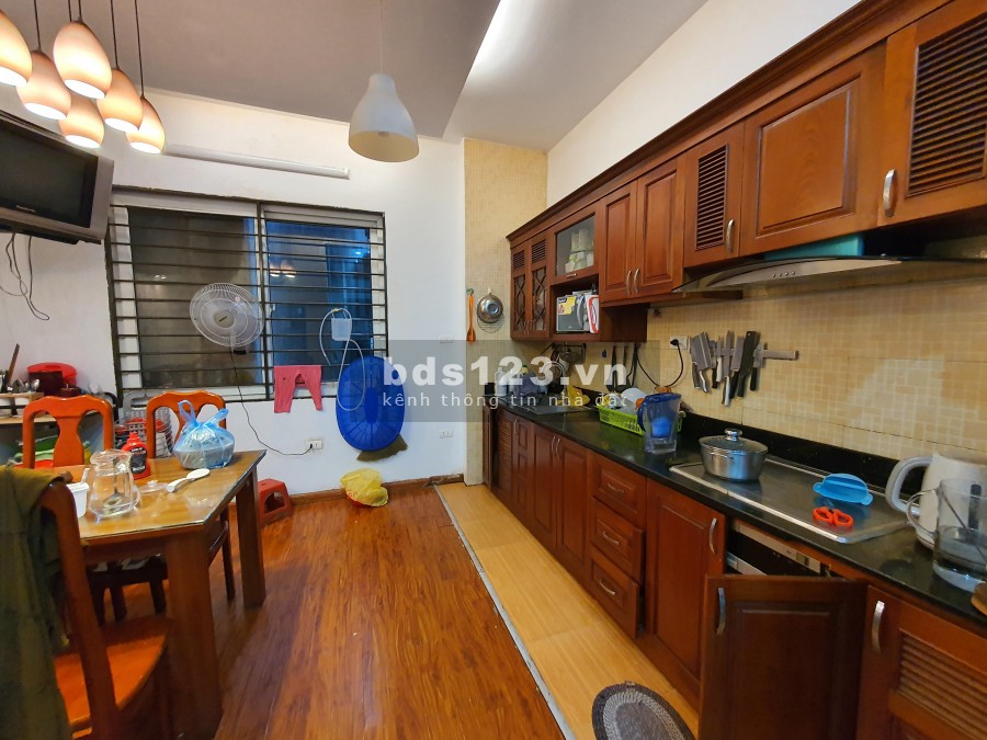 Bán nhà nguyên căn đường Hoàng Văn Thái, dt 52m2, ô tô đỗ cửa giá 3.3 tỷ, giá tốt