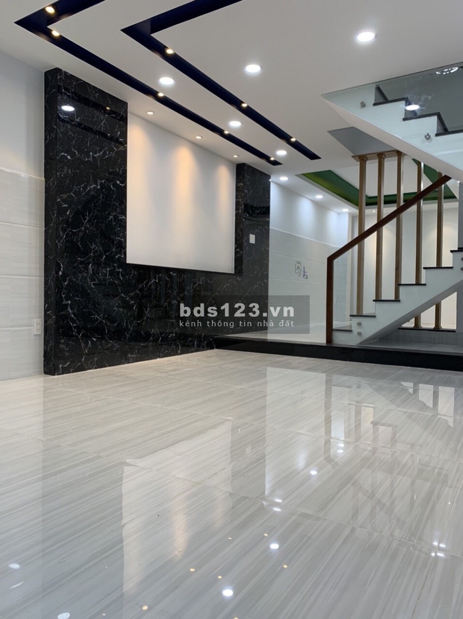 Nhà phố Bình Chánh, 1 trệt 2 lầu 102m2, MT đường lớn Đinh Đức Thiện, SHR (nội thất đầy đủ)