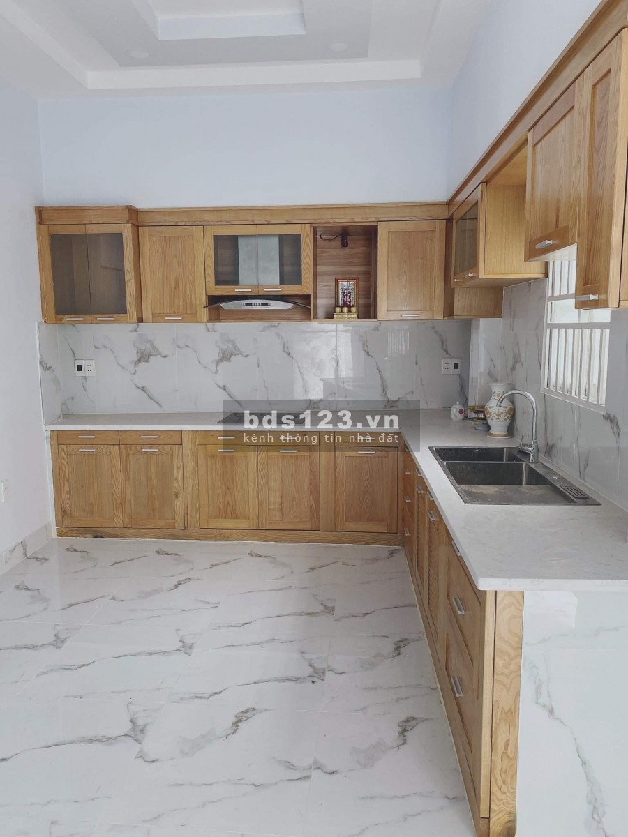 Nhà rẻ Tân Bình mặt tiền Lạc Long Quân dt 75m2 4 tầng nở hậu 2 mặt tiền, giá chỉ 13.8 tỷ