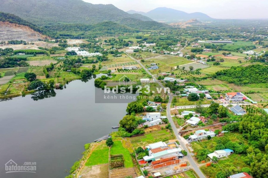 Bán đất biệt thự vườn diện tích 584m2 thị xã Phú Mỹ, view hồ Marina Châu Pha