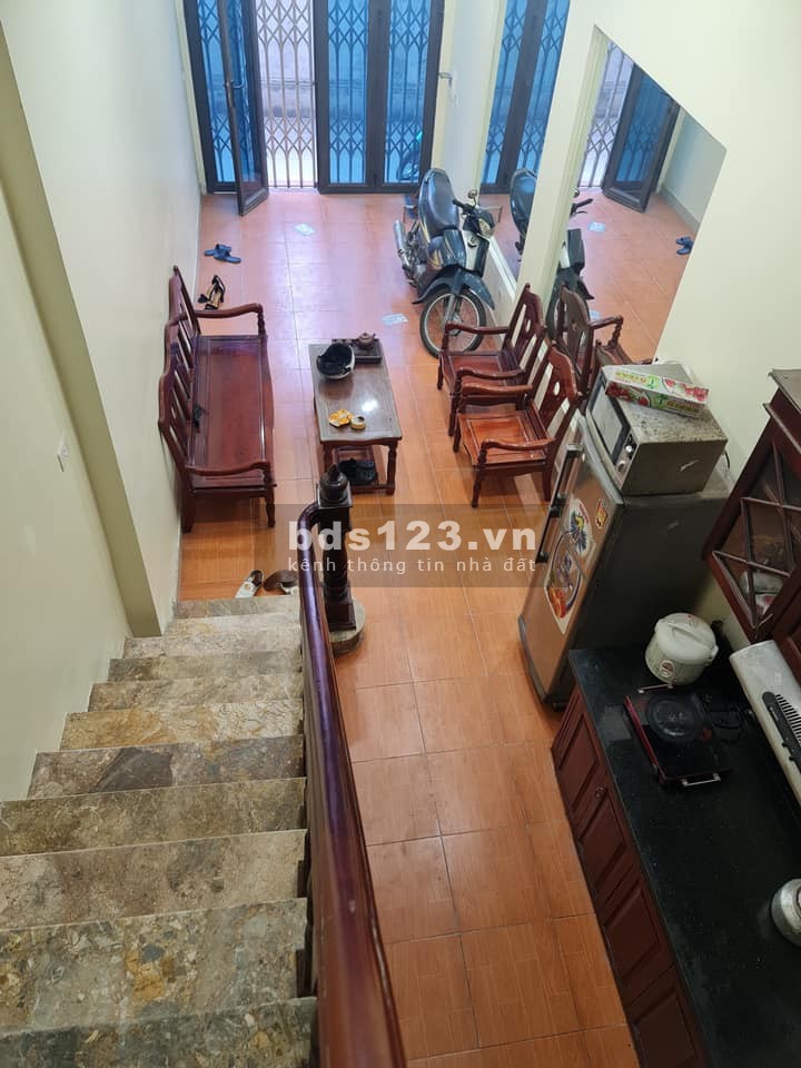 Bán nhà nguyên căn Quận Ba Đình hiếm diện tích 29m2, 4 tầng mt 3m, giá 3.3 tỷ, lh 0975513371