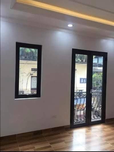 Bán nhà mới xây ô tô đỗ cửa Láng Hạ dt 35m2, 5 tầng mặt tiền 6m, giá 6 tỷ, lh 0817672955
