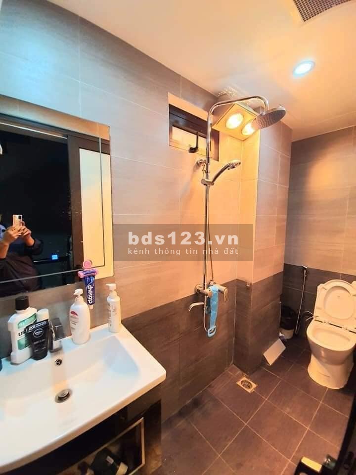 Bán nhà phố Bồ Đề đẹp lung linh lô góc nhiều mặt thoáng, ngõ ô tô vào, dt 60m2, 5 tầng, mt 4m