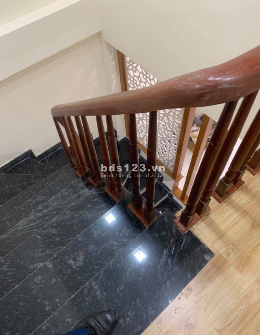 Bán nhà 5 tầng mặt phố Cự Lộc Quận Thanh Xuân, diện tích sử dụng 39m2 đúc 5 tầng