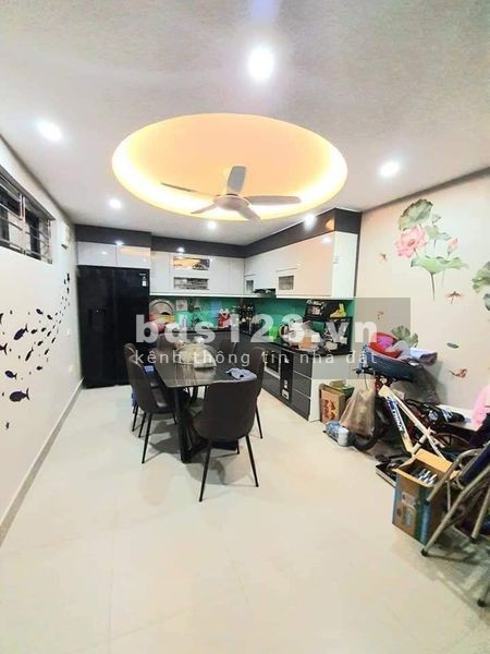 Bán nhà phố Bồ Đề đẹp lung linh lô góc nhiều mặt thoáng, ngõ ô tô vào, dt 60m2, 5 tầng, mt 4m