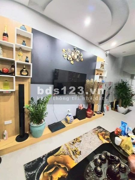 Bán nhà phố Bồ Đề đẹp lung linh lô góc nhiều mặt thoáng, ngõ ô tô vào, dt 60m2, 5 tầng, mt 4m