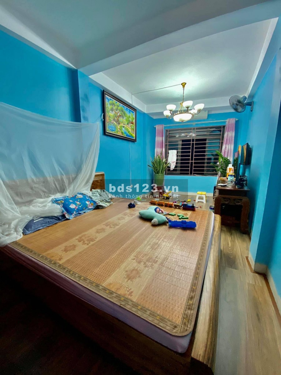 Bán nhà nguyên căn đúc kiên cố 3 tầng giá thanh lý, ngõ thông thoáng ở ngay, giá bán 1.87 tỷ