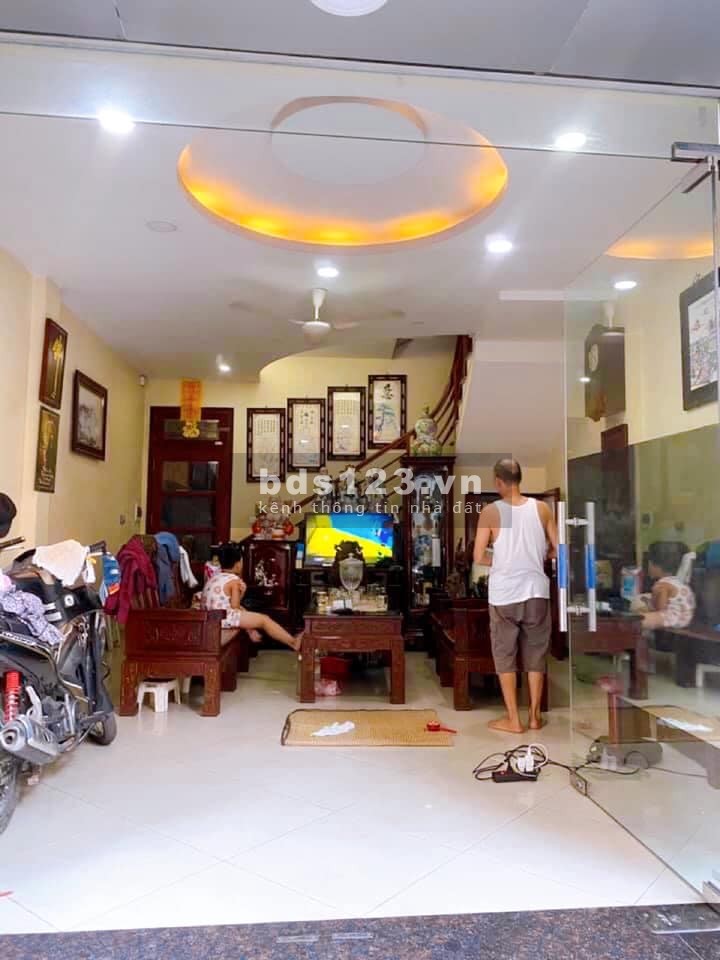 Lô góc,ngõ ô tô đỗ ngày đêm Hoàng Mai 60m x 4T giá chỉ 7 tỷ LH: 0886644228