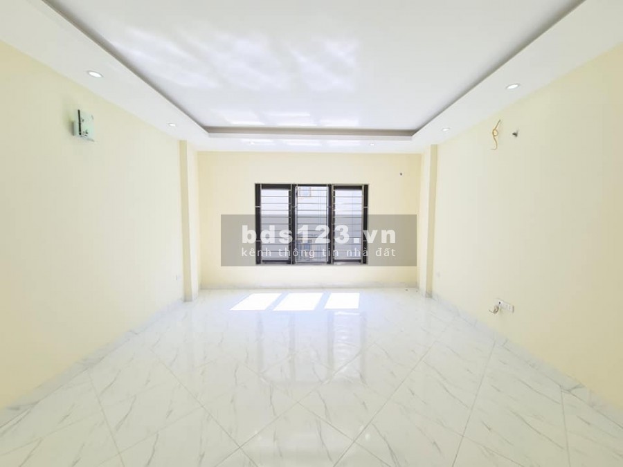 Giá Đầu Tư! Nhà Cổ Linh, Long Biên, 70m, 5 tầng, giá 4.2 tỷ. Đường ô tô, kinh doanh