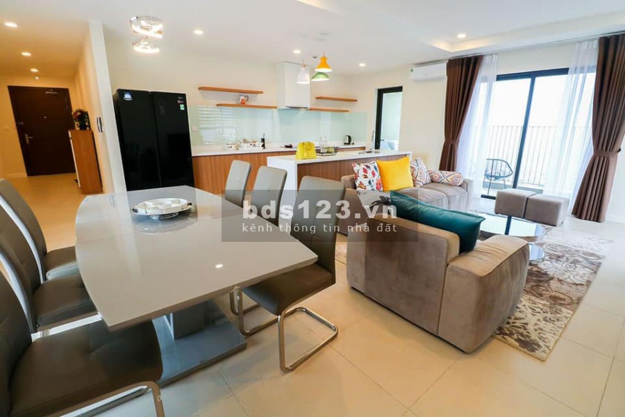 Tôi cần bán căn hộ 03PN, 125m2 view trực diện hồ tây giá cực tốt 5.4 tỷ tại kosmo tây hồ