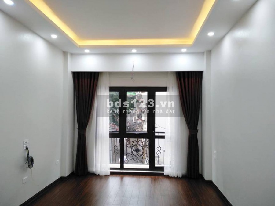 Bán nhà Nguyễn Tuân 4 tầng diện tích sử dụng 24m2 ô tô đỗ cửa giá bán 2.6 tỷ, sổ sẵn