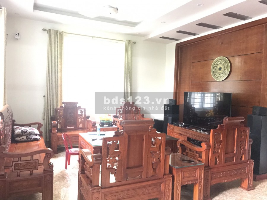 Bán nhà vườn KĐT Tuệ Tĩnh, dt 150m2, lô góc 2 mặt tiền, 3 tầng, 4 ngủ, vị trí cực đẹp