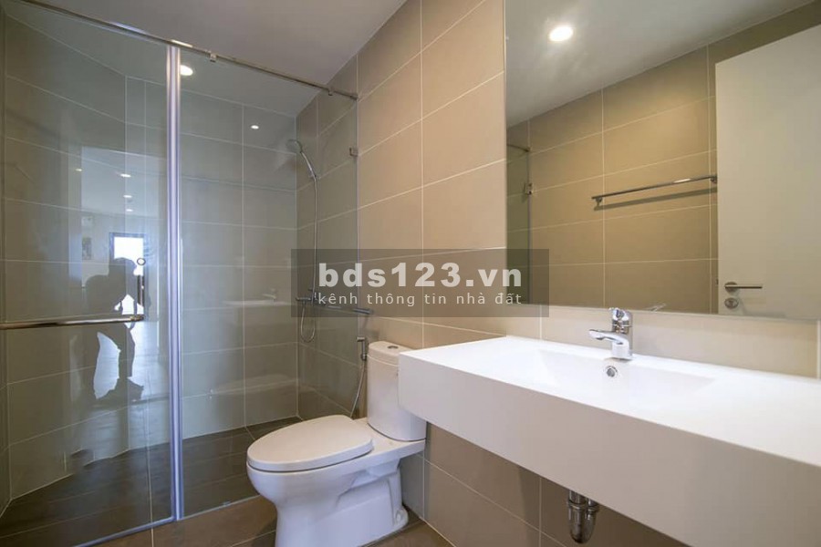 Tôi cần bán căn hộ 03PN, 125m2 view trực diện hồ tây giá cực tốt 5.4 tỷ tại kosmo tây hồ