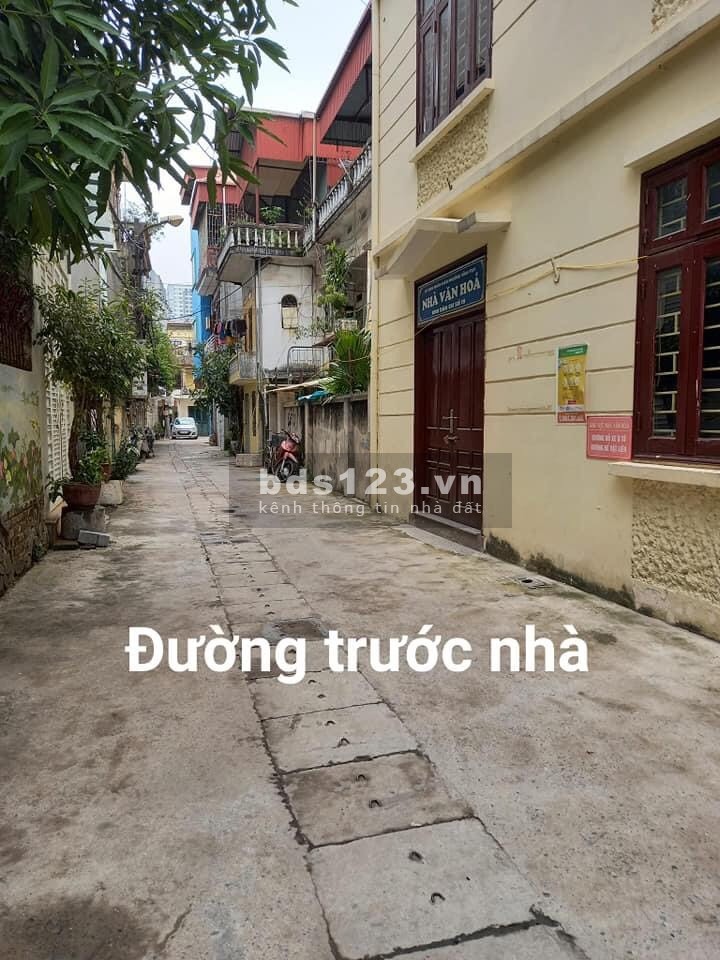 Phân lô viẹnw 108 ô tô vào nhà thoáng trước sau, ngõ to gần phố, giá bán chỉ 90 triệu/m2