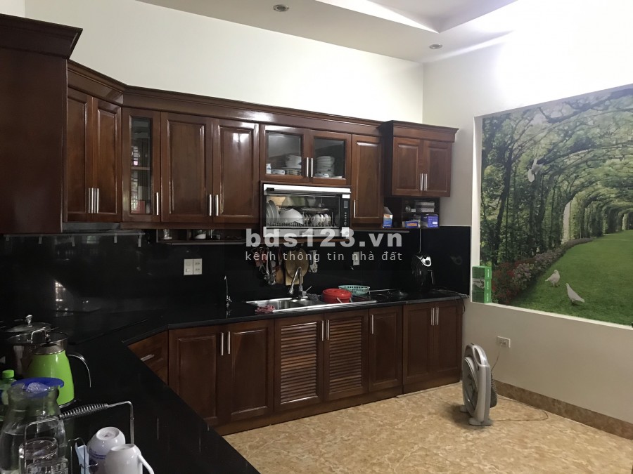Bán nhà vườn KĐT Tuệ Tĩnh, dt 150m2, lô góc 2 mặt tiền, 3 tầng, 4 ngủ, vị trí cực đẹp