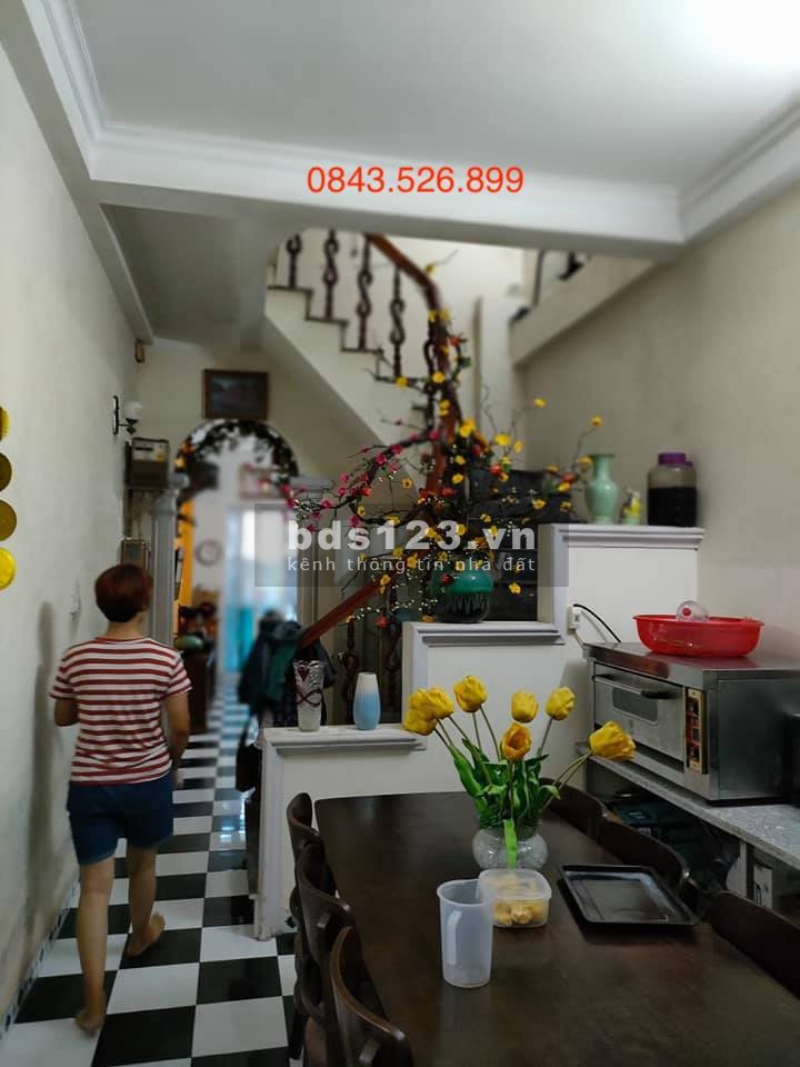 Bán nhà riêng Ngọc Thuỵ, gần phố ô tô đỗ cửa, thoáng mát, diện tích sử dụng 62m2 nhỉnh 3 tỷ