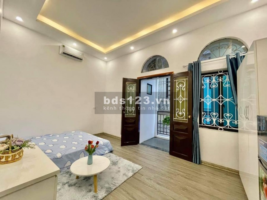 Bán nhà Bồ Đề Long Biên ô tô đỗ cổng diện tích sử dụng 45m, mặt tiền 5.3, giá bán 3,3 tỷ