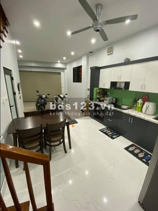 Bán nhà phố Cầu Giấy phân lô an sinh đỉnh, dt 47m2, 5 tầng,…