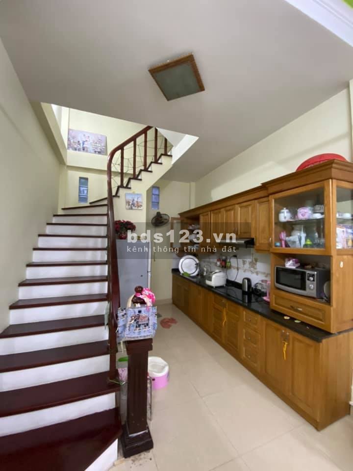 Bán nhà Nguyễn Văn Trổi gần khu việt kiều châu âu gần hồ cực thoáng mát dt 35m2 giá 3,05 tỷ